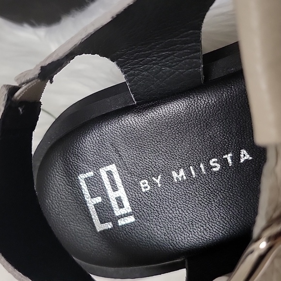 E8 by MIISTA | Kornelia Pebbled Leather Caged Platform Sandals - Picture 4 of 15